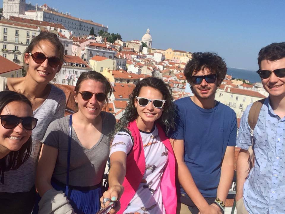 people at viewing point, free walking tour in Alfama